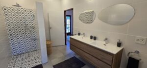Baño de abajo de la paja